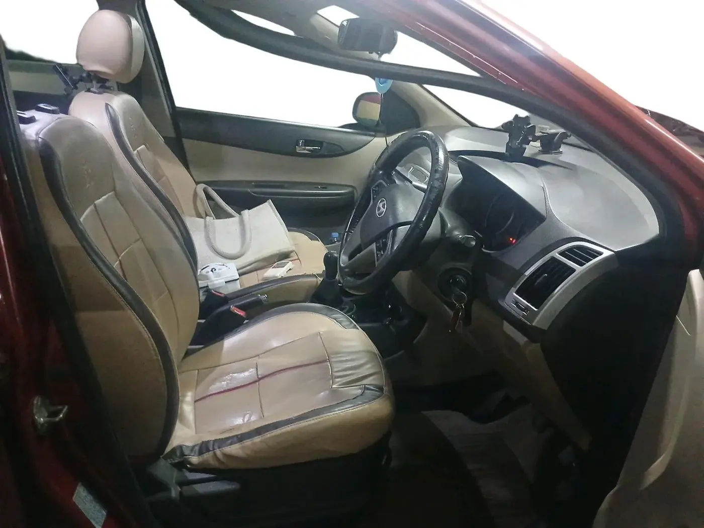 2012 Hyundai i20 SPORTZ 1.2, Petrol, Manual, 1,20,850 km, interior