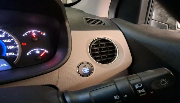 2014 Hyundai Grand i10 SPORTZ 1.2 KAPPA VTVT, Petrol, Manual, 1,15,788 km, interior