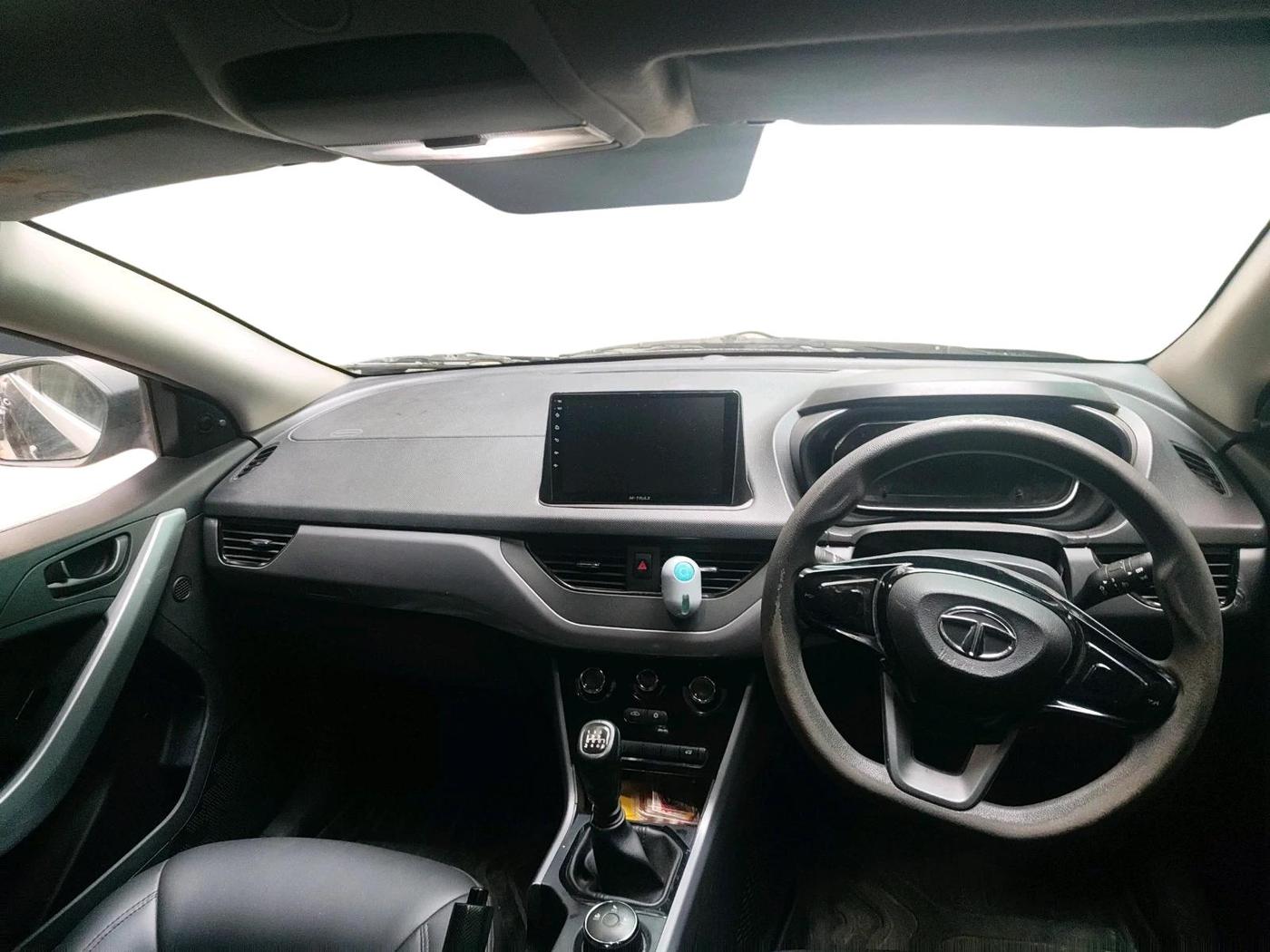 2022 Tata NEXON XE PETROL, Petrol, Manual, 52,263 km, interior