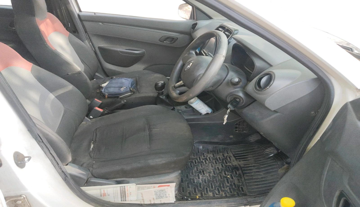 2016 Renault Kwid RXT 0.8, Petrol, Manual, 1,28,998 km, interior