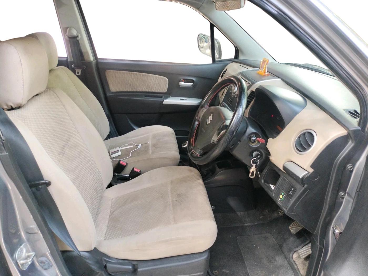 2017 Maruti Wagon R 1.0 LXI CNG (O), CNG, Manual, 1,28,779 km, interior