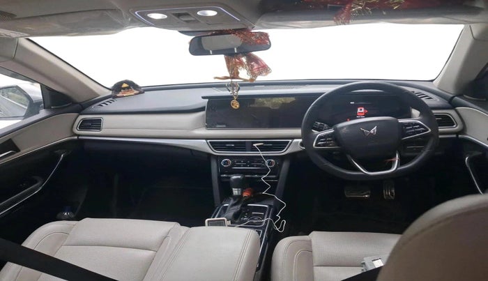 2021 Mahindra XUV700 AX 7 LUXURY P AT 7 STR, Petrol, Automatic, 24,854 km, interior