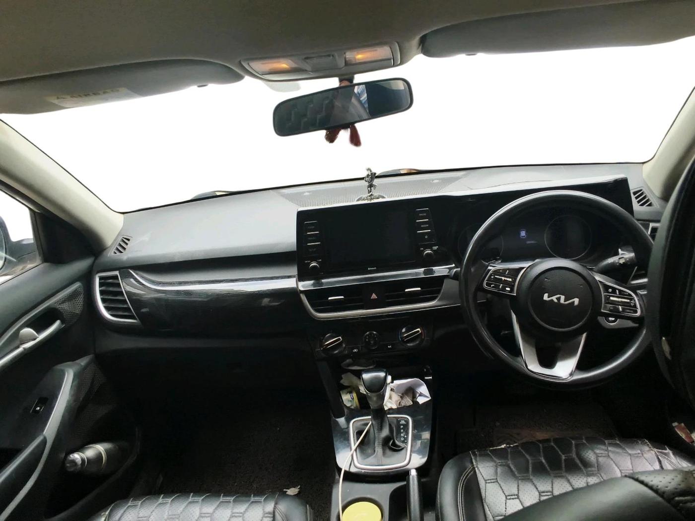 2022 KIA SELTOS HTK PLUS AT 1.5 DIESEL, Diesel, Automatic, 1,56,432 km, interior
