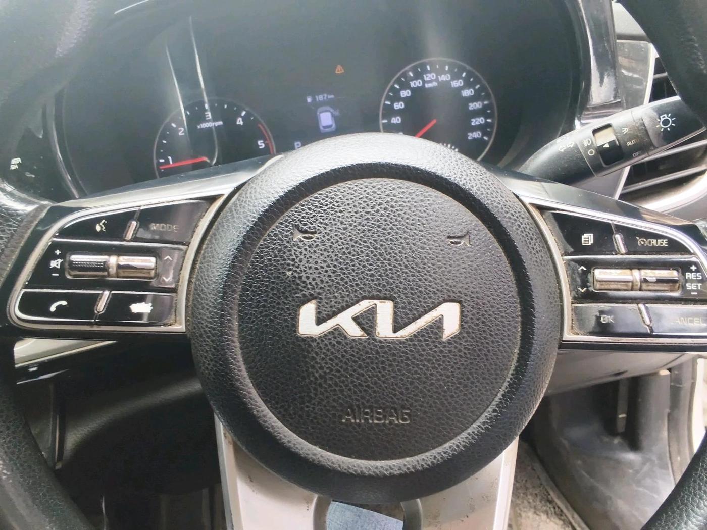 2022 KIA SELTOS HTK PLUS AT 1.5 DIESEL, Diesel, Automatic, 1,56,432 km, interior