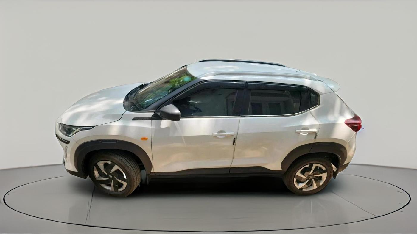 2024 Nissan MAGNITE  XE AMT EZ Shift, Petrol, Automatic, 2,716 km, exterior