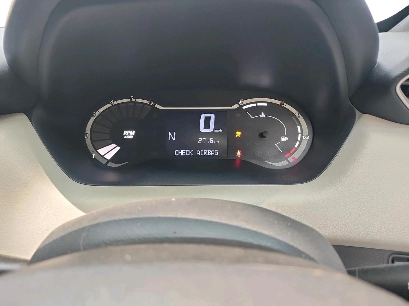 2024 Nissan MAGNITE  XE AMT EZ Shift, Petrol, Automatic, 2,716 km, interior