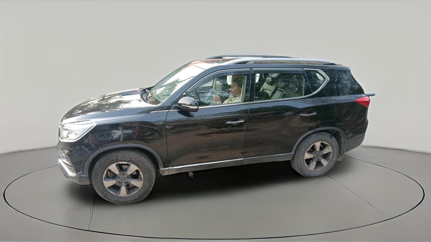 2018 Mahindra ALTURAS G4 2WD AT, Diesel, Automatic, 1,98,311 km, exterior