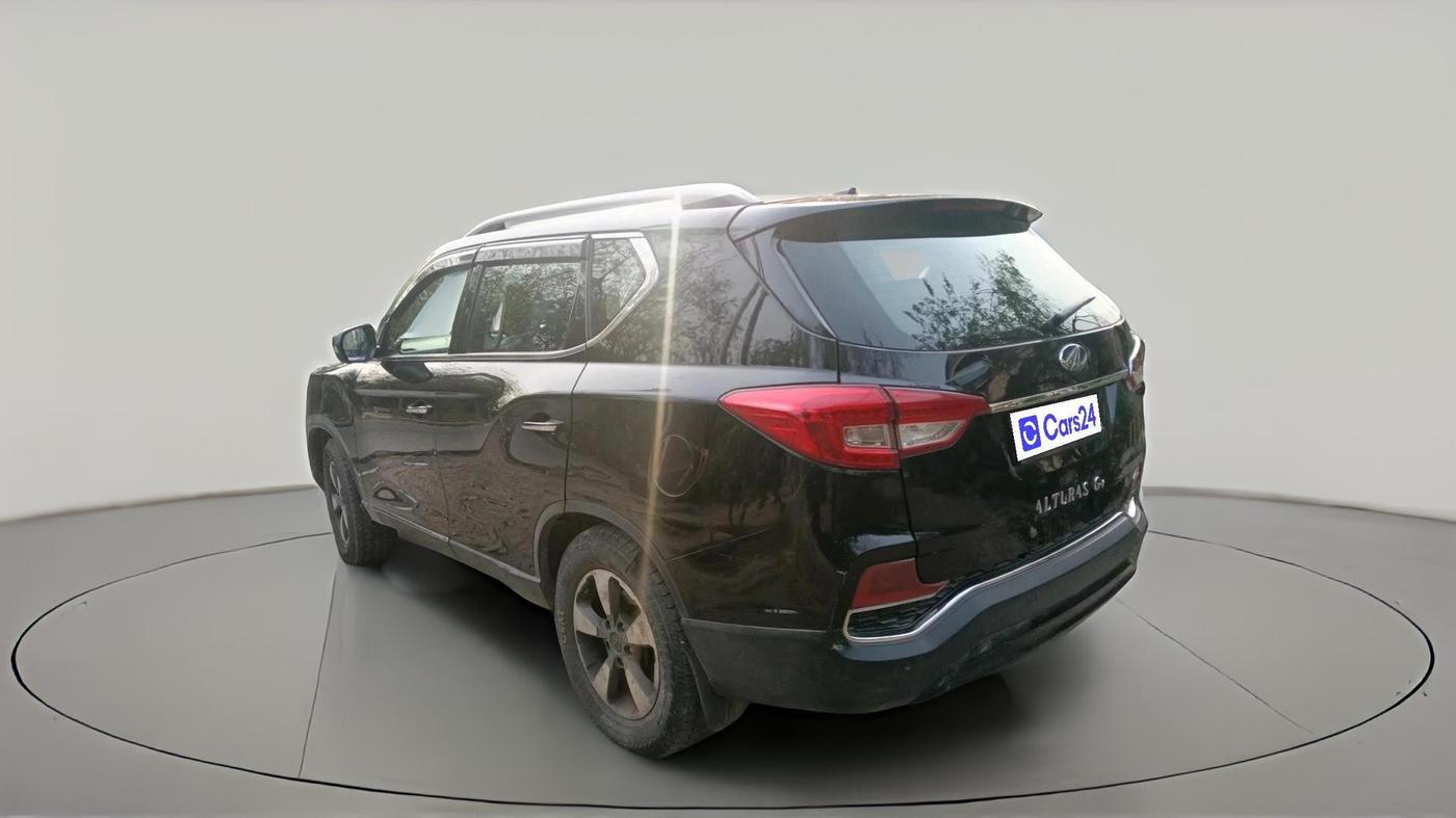 2018 Mahindra ALTURAS G4 2WD AT, Diesel, Automatic, 1,98,311 km, exterior