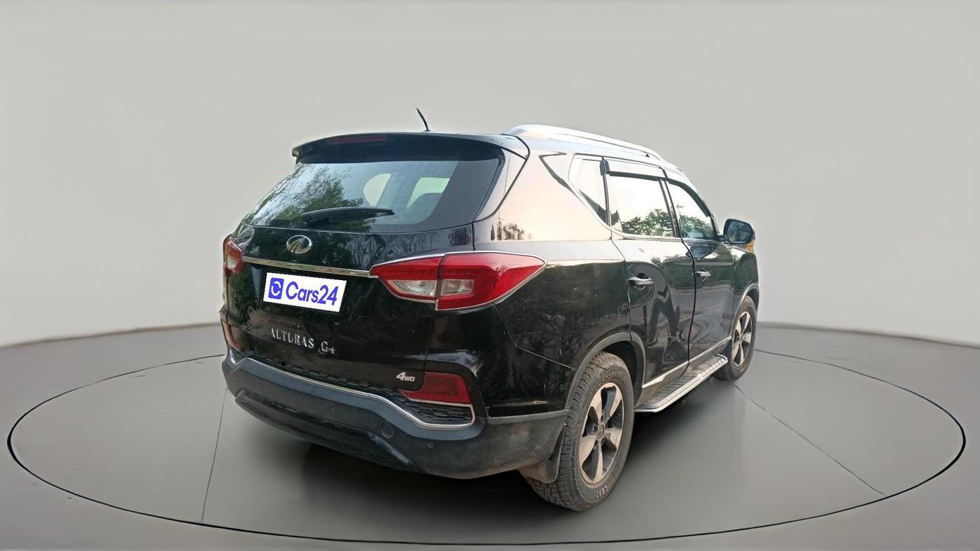 2018 Mahindra ALTURAS G4 2WD AT, Diesel, Automatic, 1,98,311 km, exterior