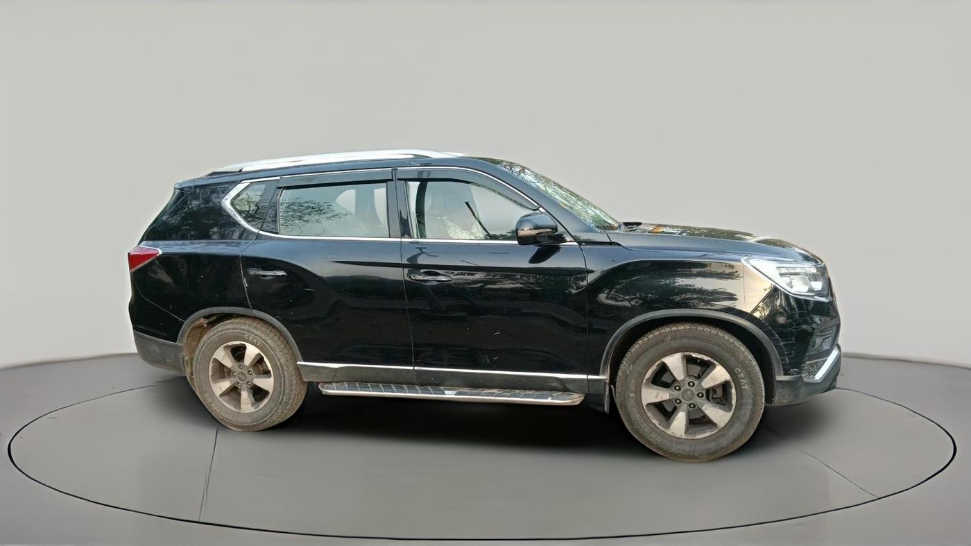 2018 Mahindra ALTURAS G4 2WD AT, Diesel, Automatic, 1,98,311 km, exterior