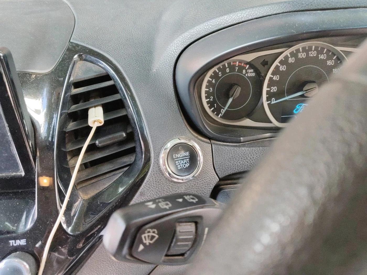 2019 Ford New Figo TITANIUM 1.2 PETROL MT, Petrol, Manual, 73,702 km, interior