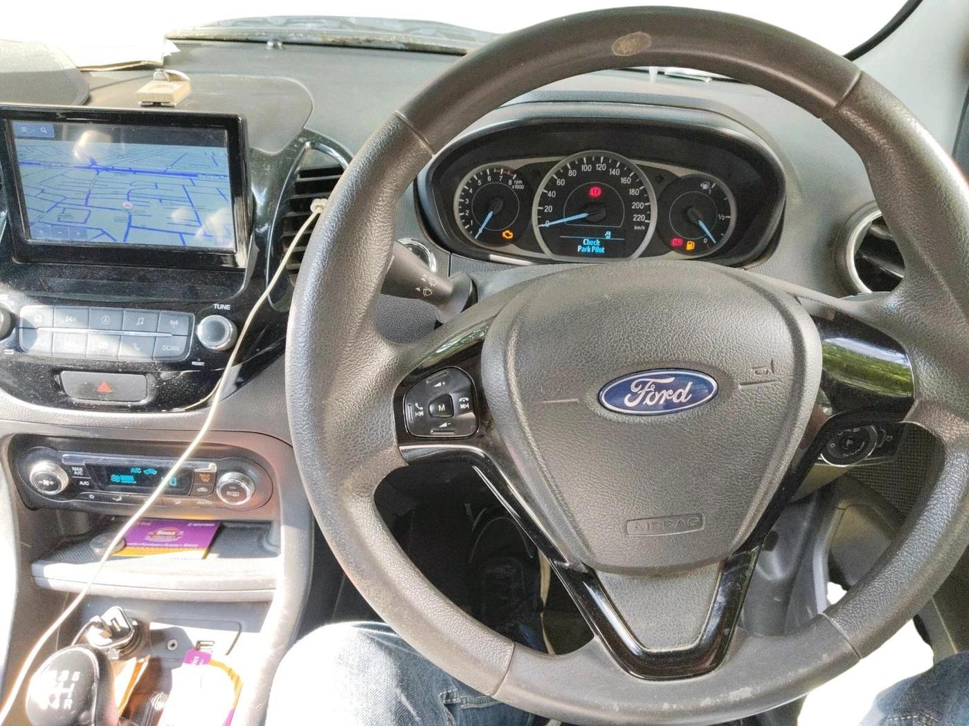 2019 Ford New Figo TITANIUM 1.2 PETROL MT, Petrol, Manual, 73,702 km, interior