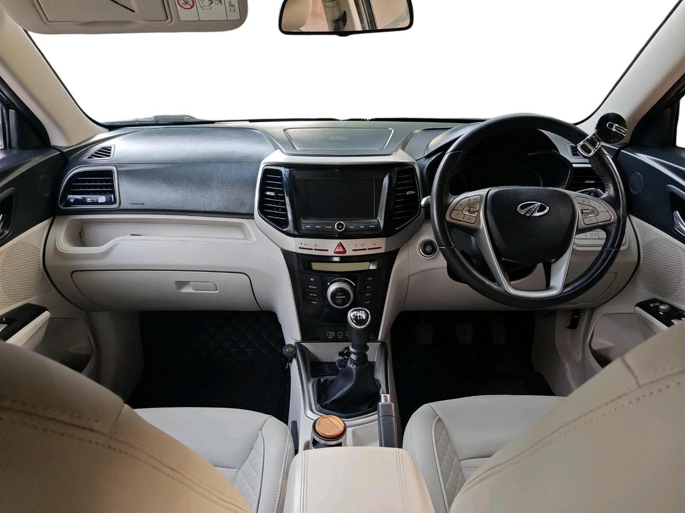 2019 Mahindra XUV300 W8 1.2 PETROL, Petrol, Manual, 59,535 km, interior