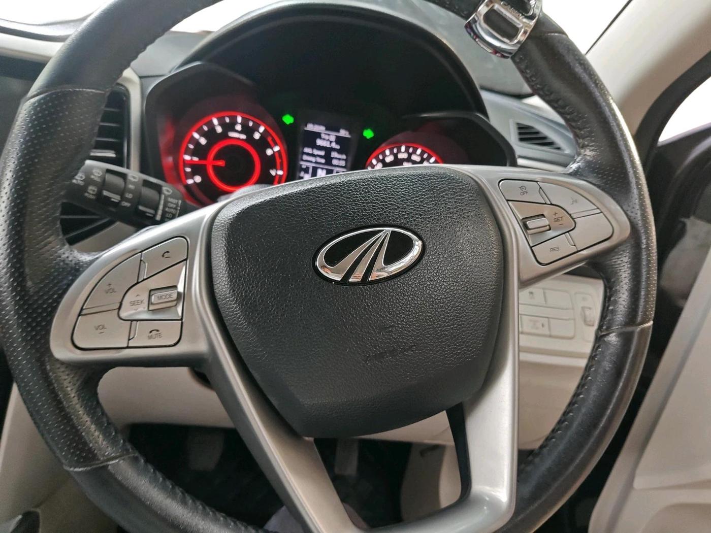 2019 Mahindra XUV300 W8 1.2 PETROL, Petrol, Manual, 59,535 km, interior