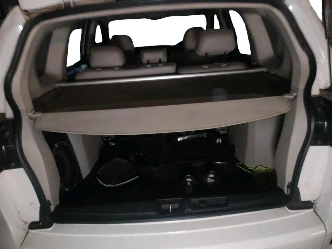 2011 Mitsubishi Outlander 2.4 MIVEC, Petrol, Automatic, 1,20,351 km, exterior