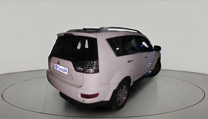 2011 Mitsubishi Outlander 2.4 MIVEC, Petrol, Automatic, 1,20,351 km, exterior