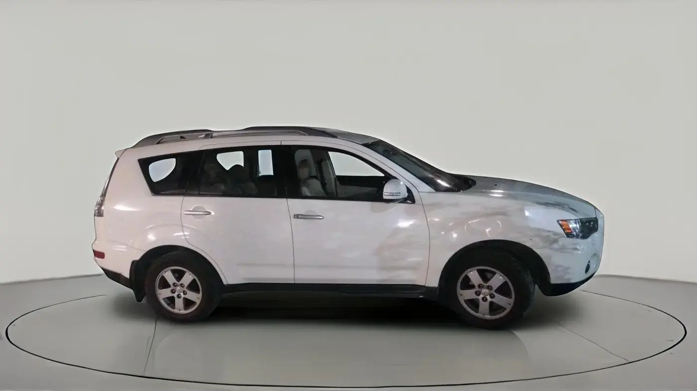 2011 Mitsubishi Outlander 2.4 MIVEC, Petrol, Automatic, 1,20,351 km, exterior