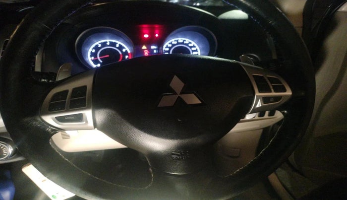 2011 Mitsubishi Outlander 2.4 MIVEC, Petrol, Automatic, 1,20,351 km, interior