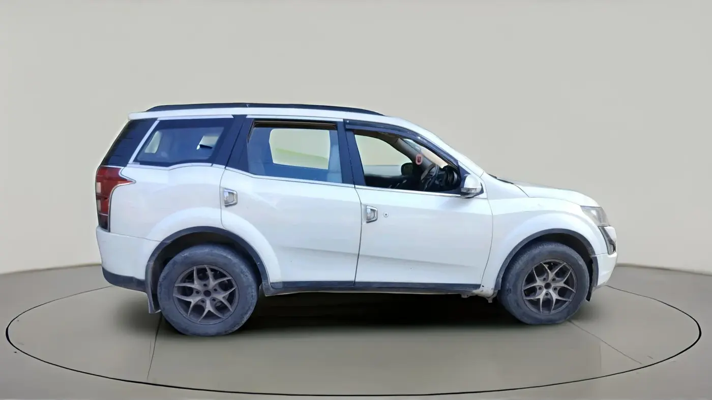 2017 Mahindra XUV500 W6 1.99, Diesel, Manual, 1,90,847 km, exterior
