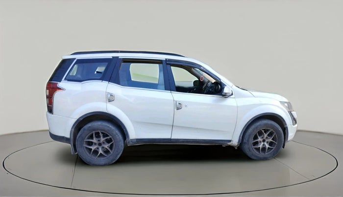 2017 Mahindra XUV500 W6 1.99, Diesel, Manual, 1,90,847 km, exterior