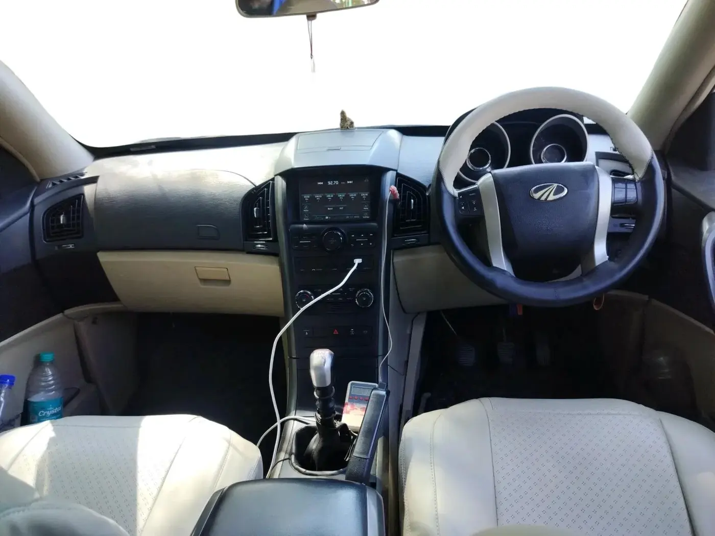 2017 Mahindra XUV500 W6 1.99, Diesel, Manual, 1,90,847 km, interior