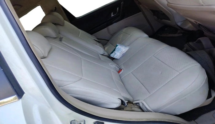 2017 Mahindra XUV500 W6 1.99, Diesel, Manual, 1,90,847 km, interior