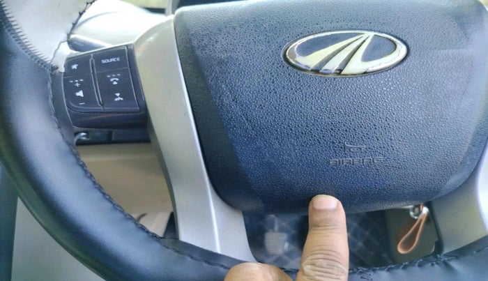 2017 Mahindra XUV500 W6 1.99, Diesel, Manual, 1,90,847 km, interior