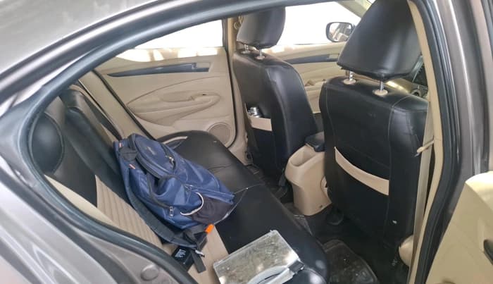 2011 Honda City 1.5L I-VTEC S MT, CNG, Manual, 1,41,238 km, interior