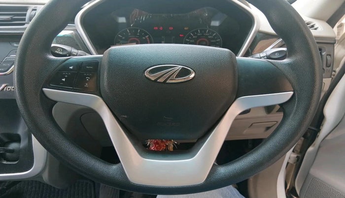 2017 Mahindra Kuv100 K8 6 STR, Petrol, Manual, 26,932 km, interior