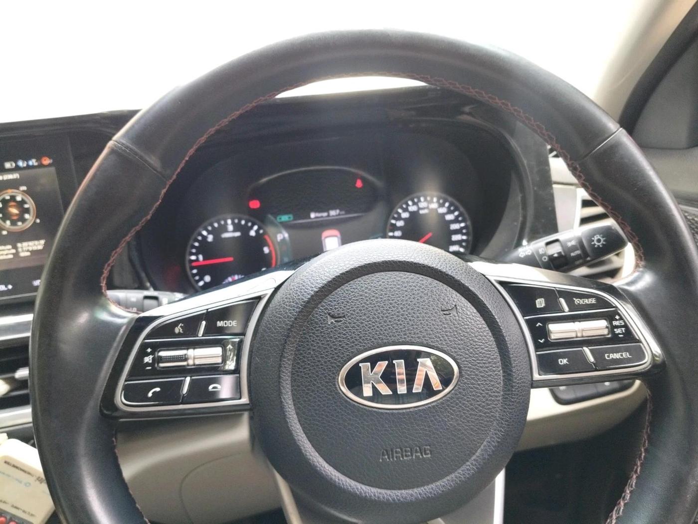 2020 KIA SELTOS GTX PLUS AT 1.5 DIESEL, Diesel, Automatic, 73,035 km, interior