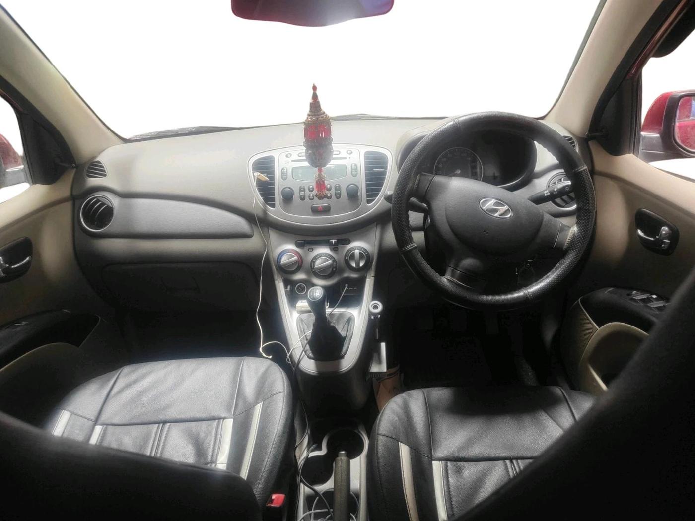 2014 Hyundai i10 SPORTZ 1.1, Petrol, Manual, 51,298 km, interior