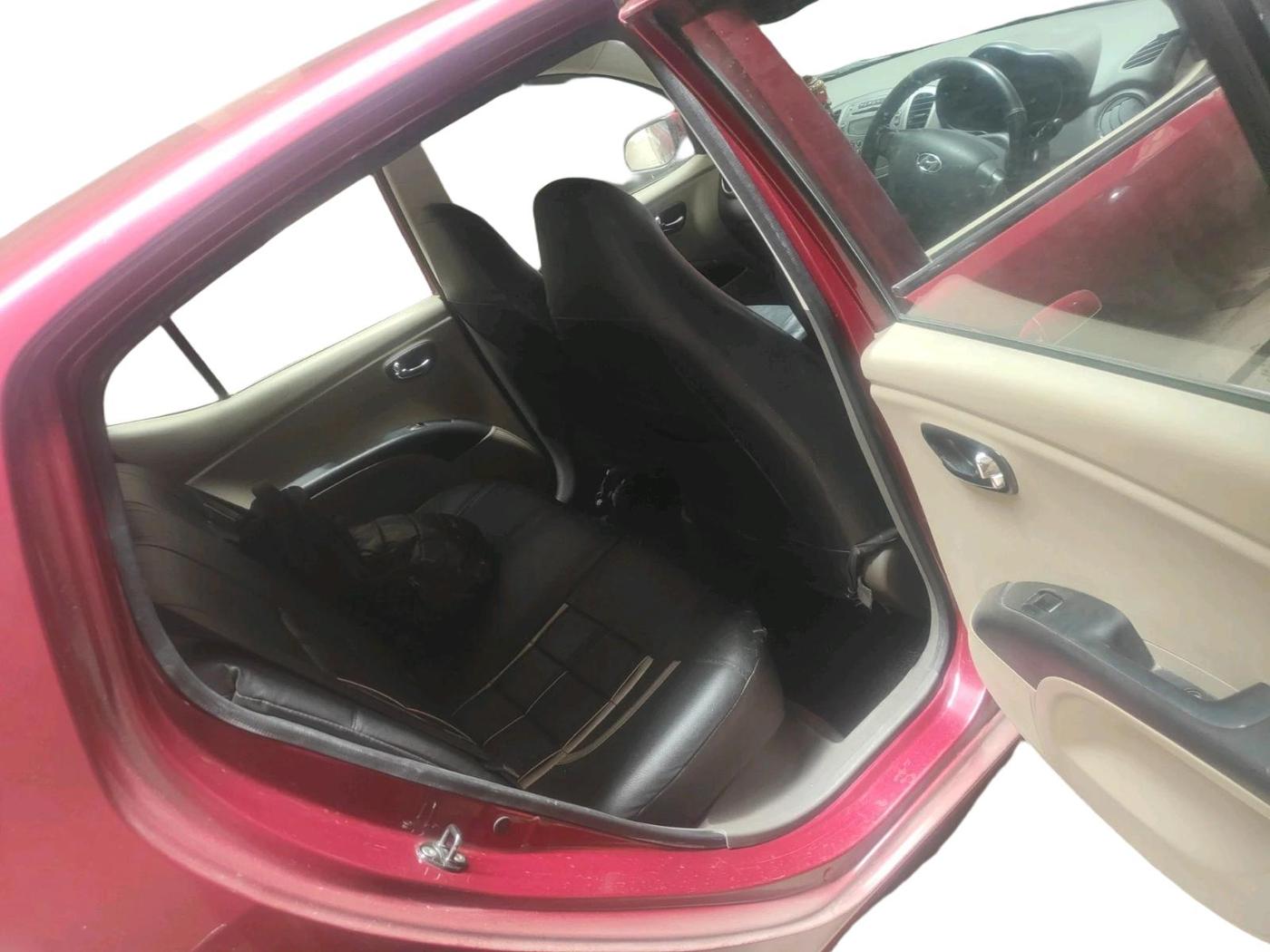 2014 Hyundai i10 SPORTZ 1.1, Petrol, Manual, 51,298 km, interior