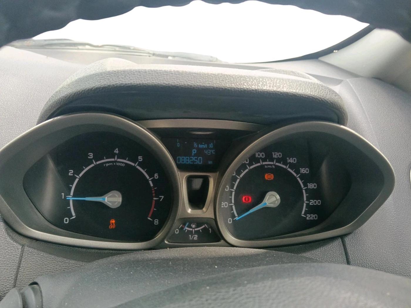 2015 Ford Ecosport TITANIUM 1.5L PETROL AT, Petrol, Automatic, 88,250 km, interior
