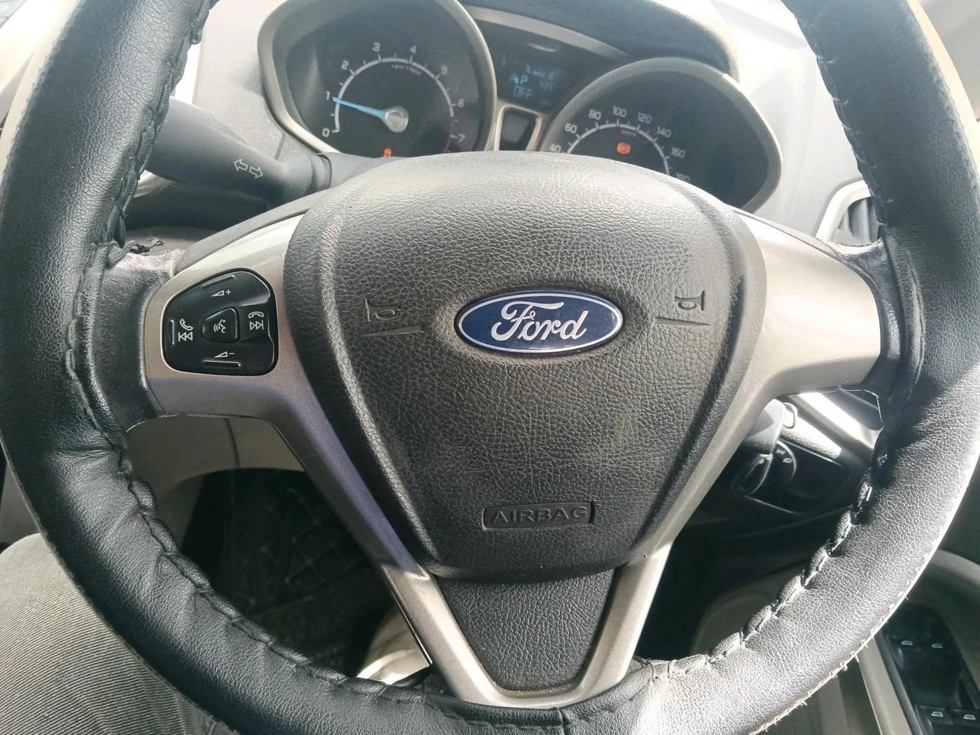 2015 Ford Ecosport TITANIUM 1.5L PETROL AT, Petrol, Automatic, 88,250 km, interior