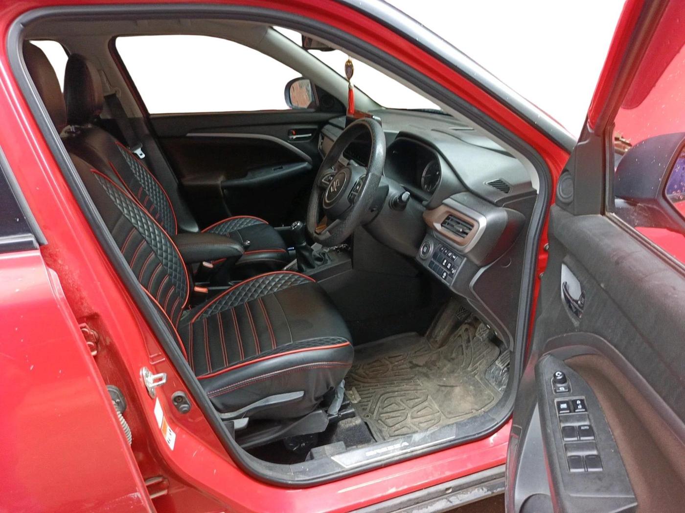 2022 Maruti BREZZA ZXI + SMART HYBRID, Petrol, Manual, 39,941 km, interior