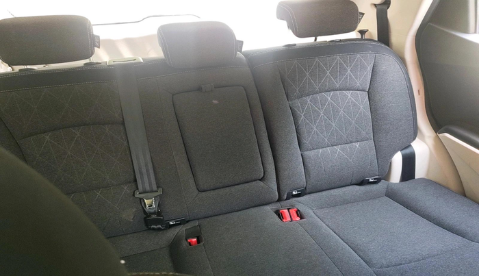 2024 Mahindra XUV 3XO AX5 1.2 L TCMPFi, Petrol, Manual, 24,105 km, interior
