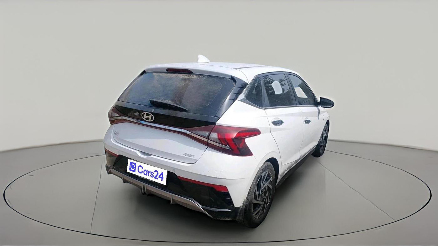 2025 Hyundai NEW I20 ASTA (O) 1.2 IVT, CNG, Automatic, 14,231 km, exterior