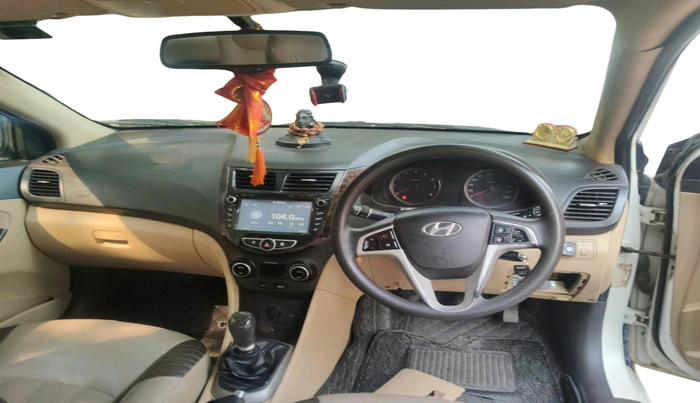 2016 Hyundai Verna 1.6 VTVT SX, CNG, Manual, 73,776 km, interior