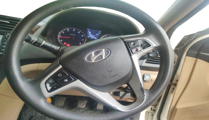 2016 Hyundai Verna 1.6 VTVT SX, CNG, Manual, 73,776 km, interior