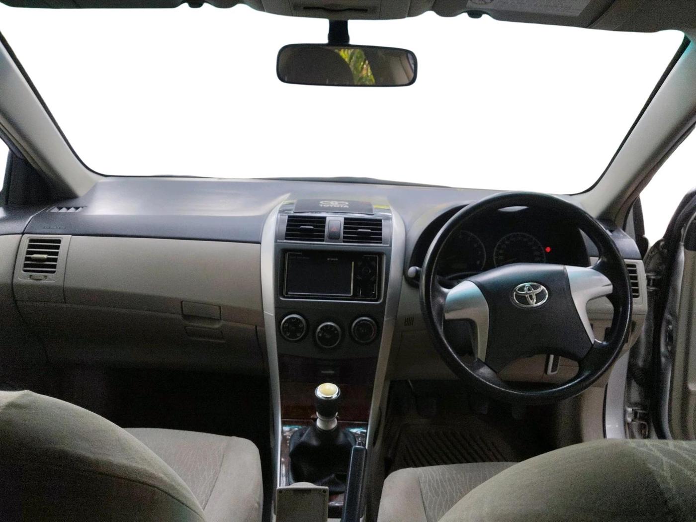2013 Toyota Corolla Altis J S PETROL, Petrol, Manual, 1,22,135 km, interior