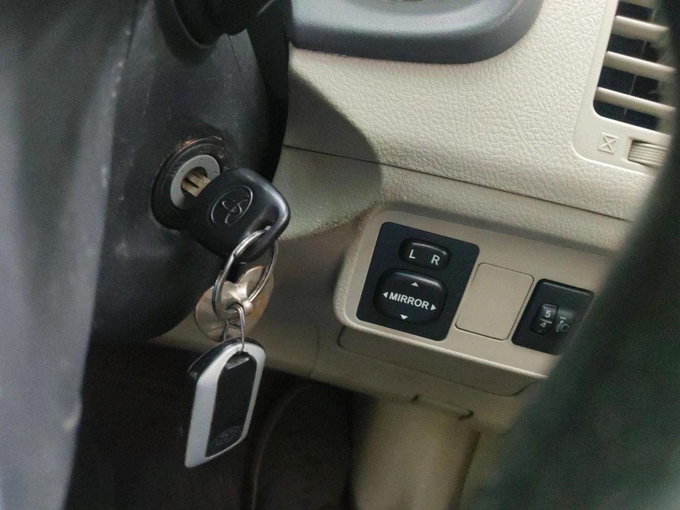 2013 Toyota Corolla Altis J S PETROL, Petrol, Manual, 1,22,135 km, interior