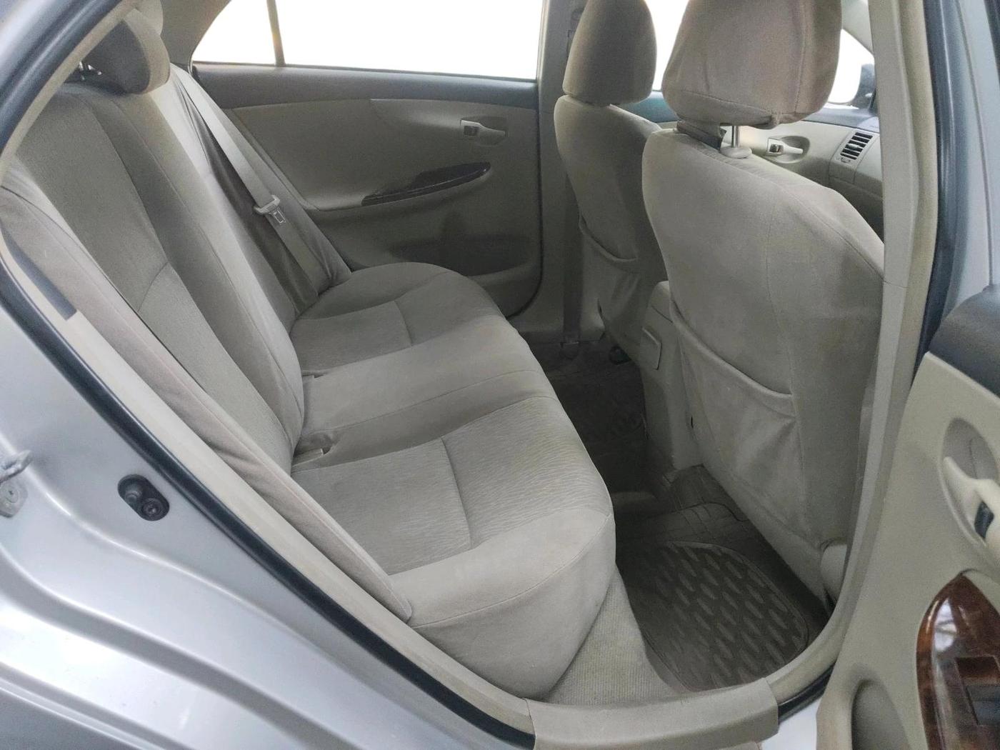2013 Toyota Corolla Altis J S PETROL, Petrol, Manual, 1,22,135 km, interior