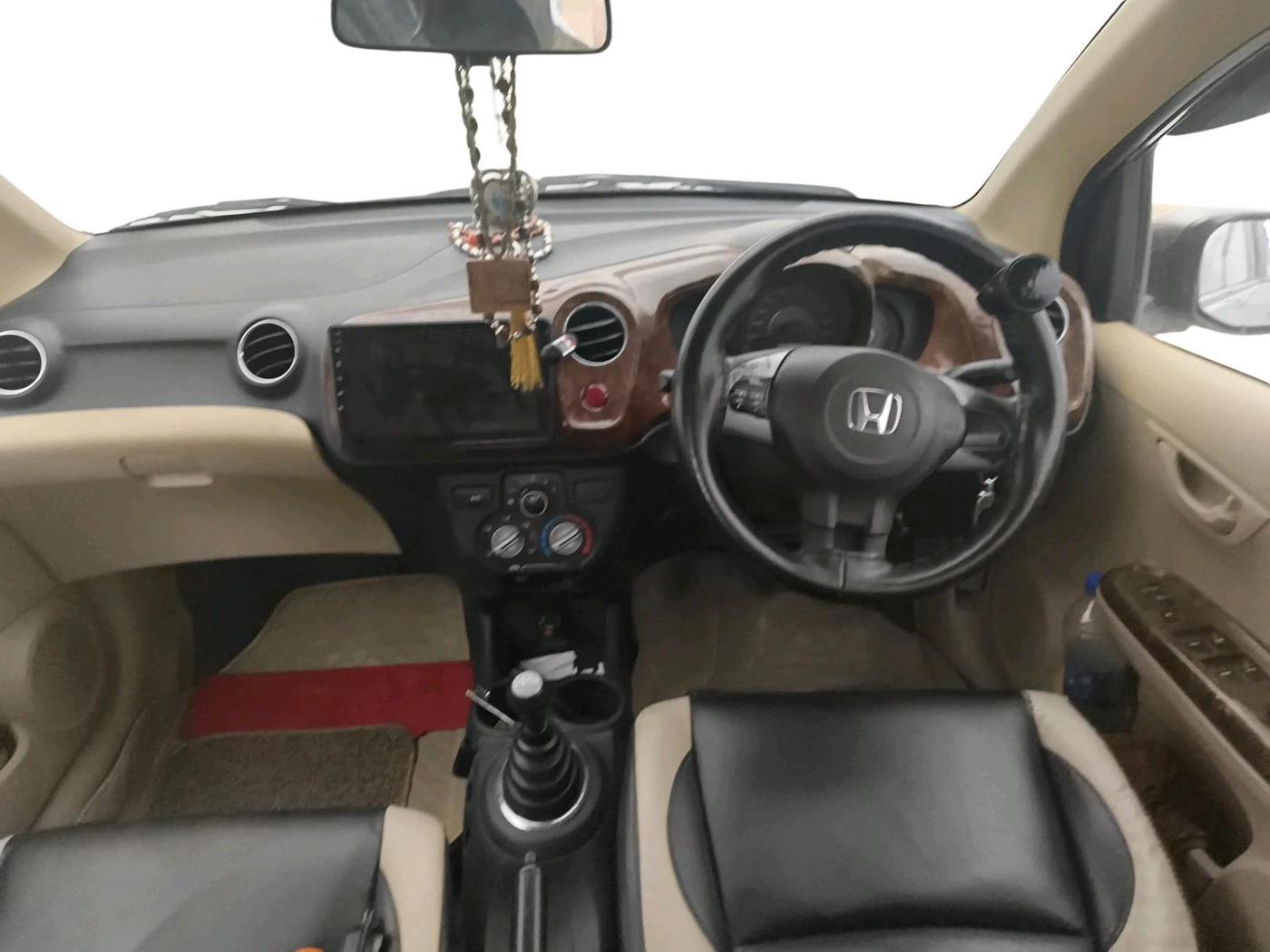2014 Honda Amaze 1.2L I-VTEC S, Petrol, Manual, 1,34,156 km, interior