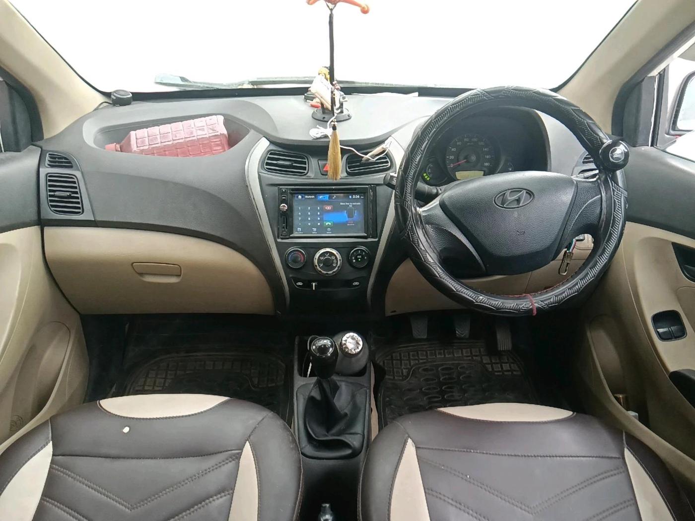 2017 Hyundai Eon ERA +, CNG, Manual, 90,522 km, interior