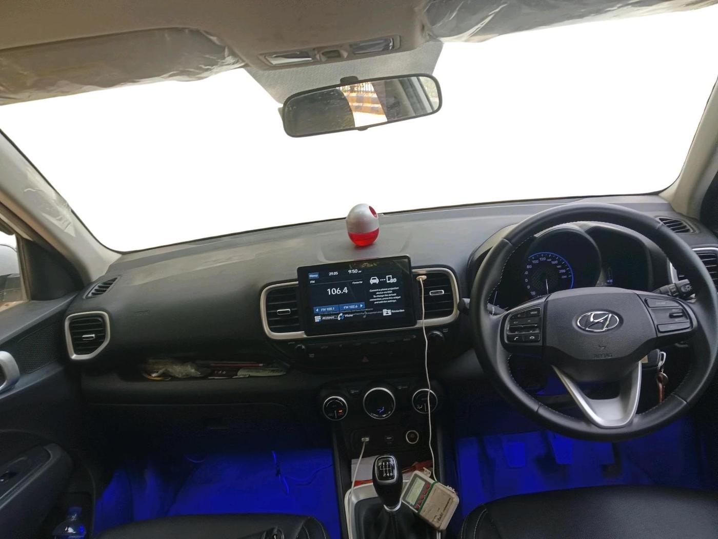 2019 Hyundai VENUE SX 1.0 TURBO, Petrol, Manual, 34,883 km, interior