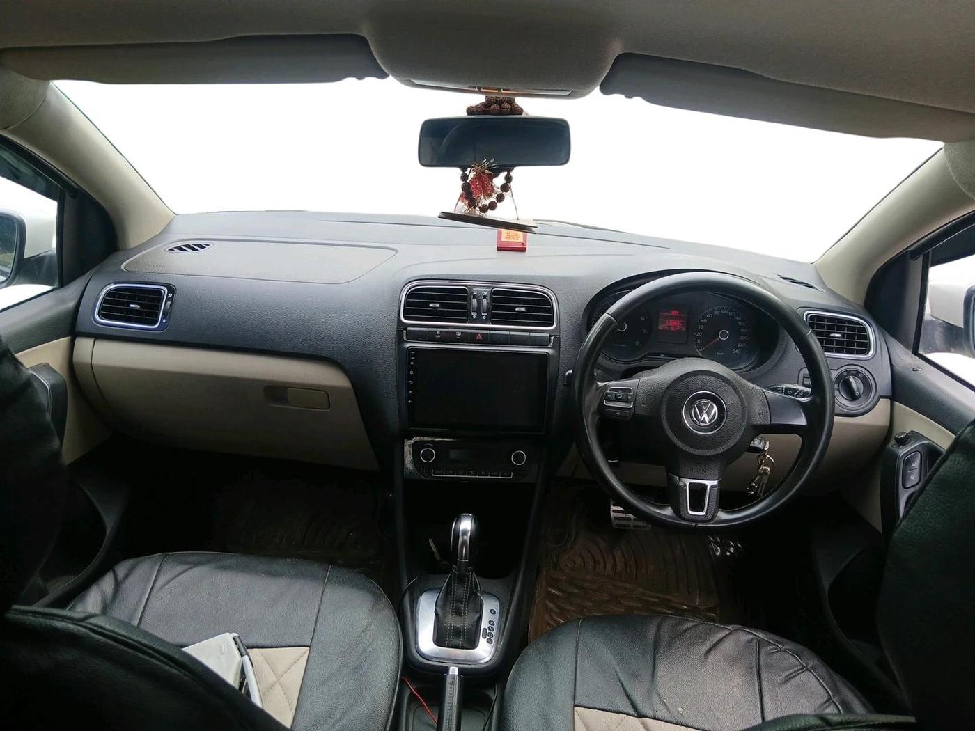 2013 Volkswagen Polo GT TSI AT, Petrol, Automatic, 1,15,466 km, interior