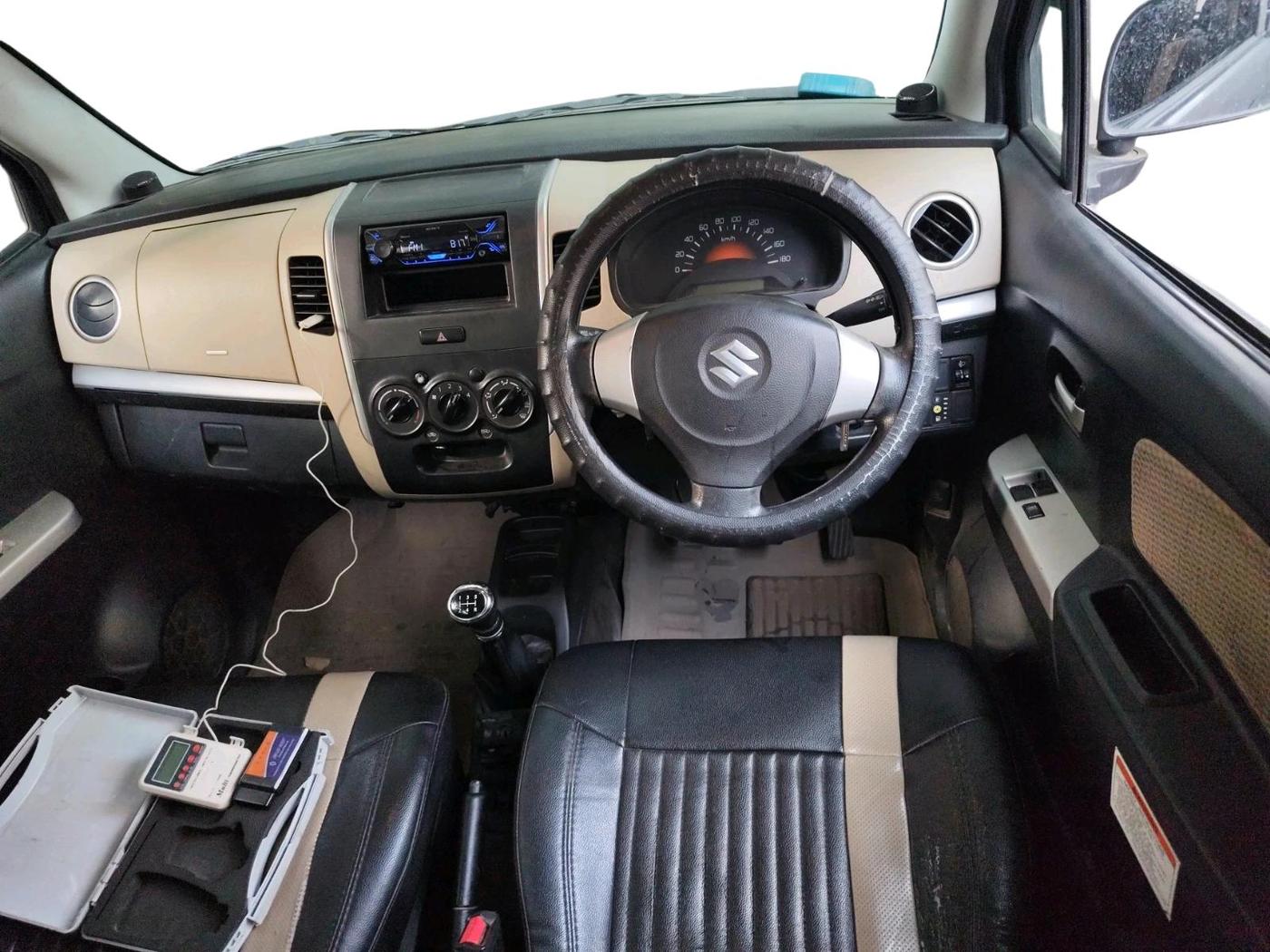 2017 Maruti Wagon R 1.0 LXI CNG, CNG, Manual, 80,865 km, interior