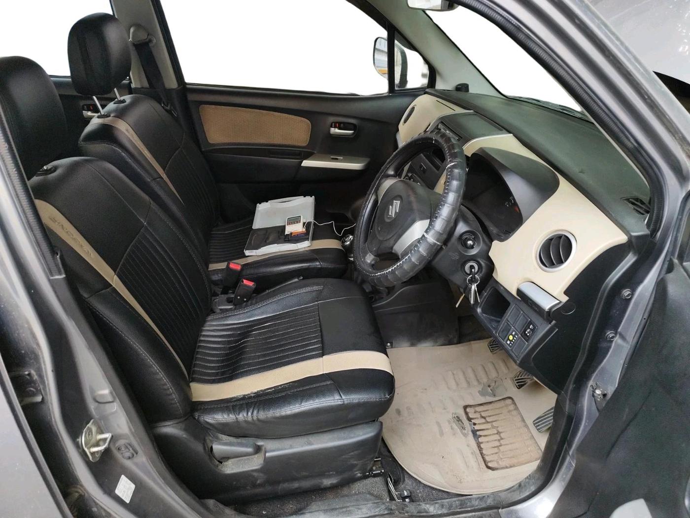 2017 Maruti Wagon R 1.0 LXI CNG, CNG, Manual, 80,865 km, interior