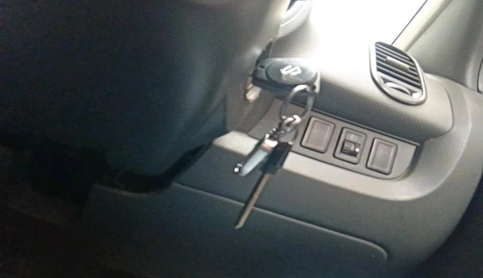 2011 Maruti Ritz LXI, Petrol, Manual, 60,254 km, interior