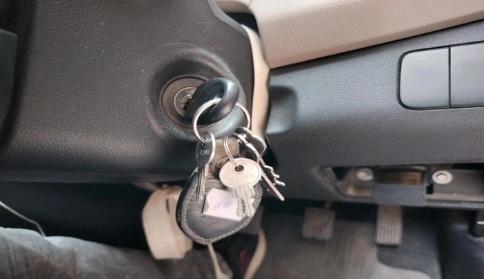 2017 Hyundai Xcent E+, Petrol, Manual, 42,442 km, interior